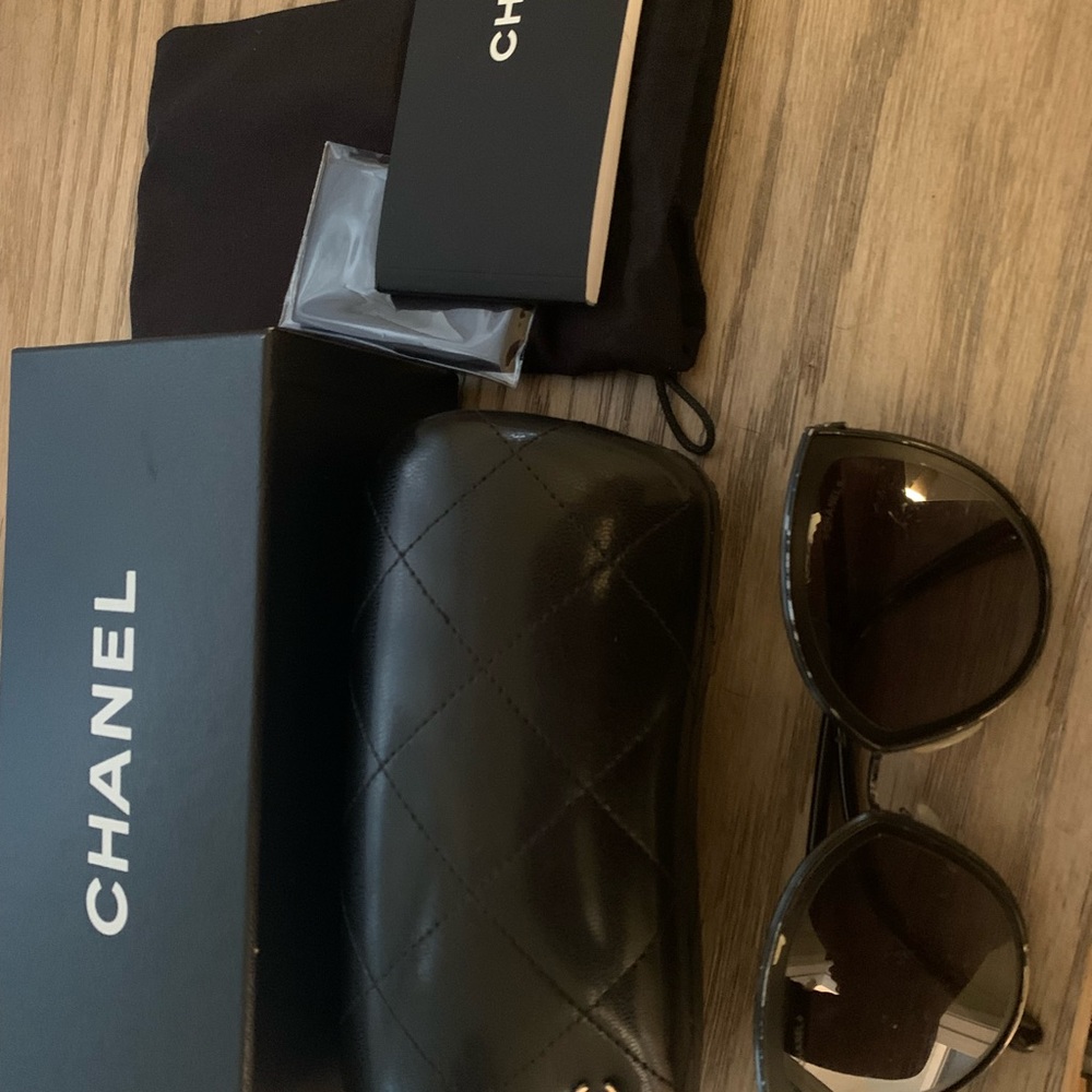CHANEL sunglasses
